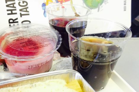 Plastikmüll beim Fliegen