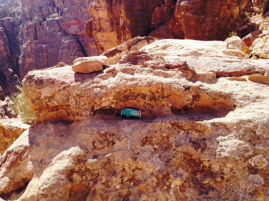 Müll auf dem Gelände von Petra in Jordanien
