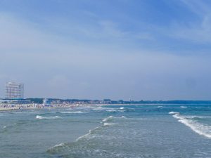Warnmünde Ostsee Urlaubstipps Strand Wellen