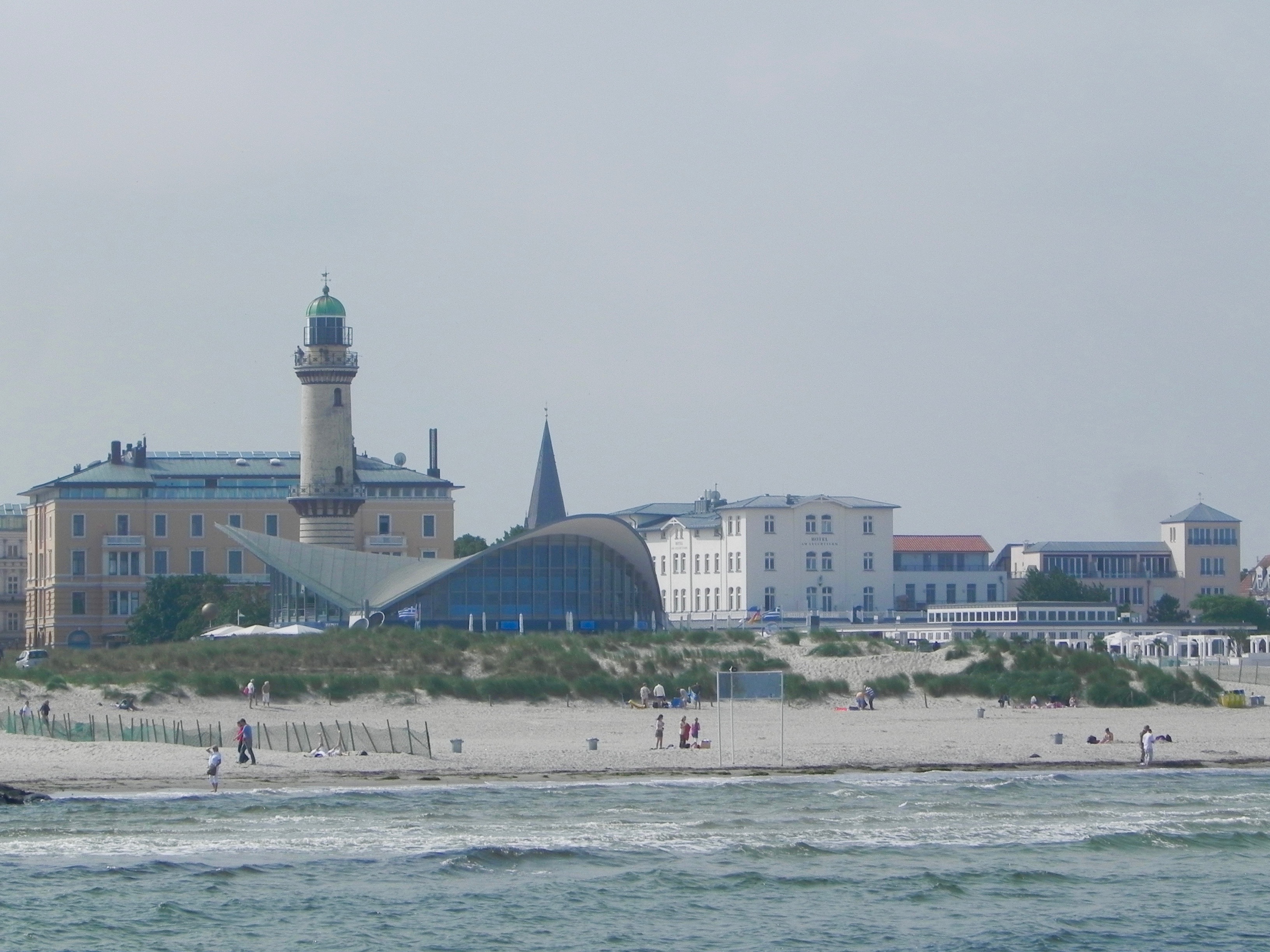 Warnmünde Ostsee Urlaubstipps Teepott Leuchtturm