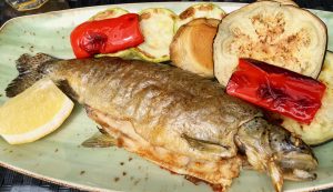 Typisch rumänische Speisen Fisch