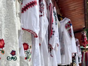 Traditionelle Kleidung Rumänien